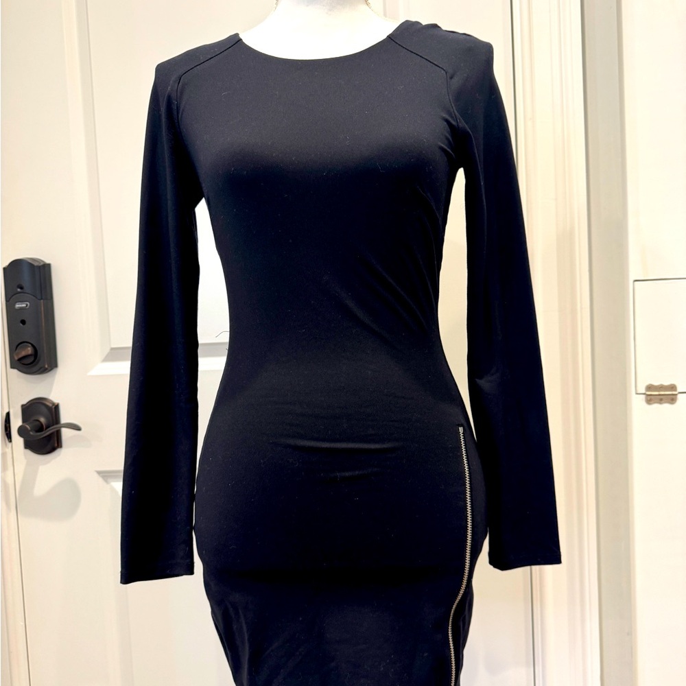 Elegant Black Long Sleeve Dress with Zip